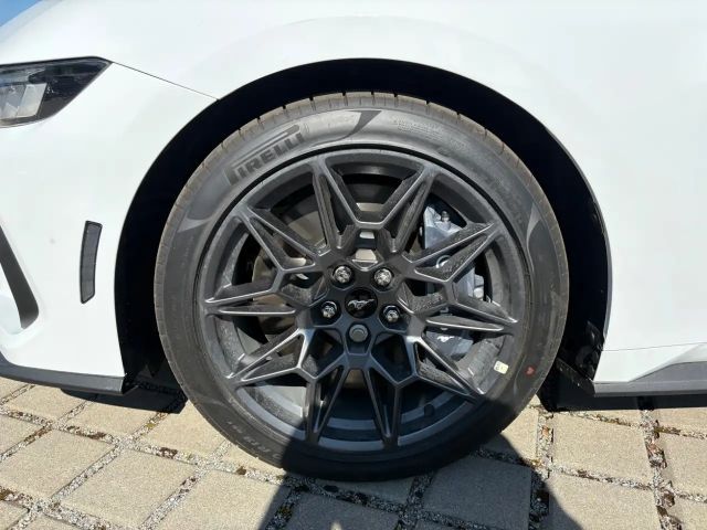 Ford Mustang Fastback GT 5.0 V8