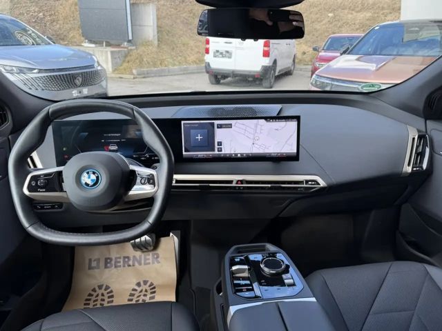 BMW iX xDrive40