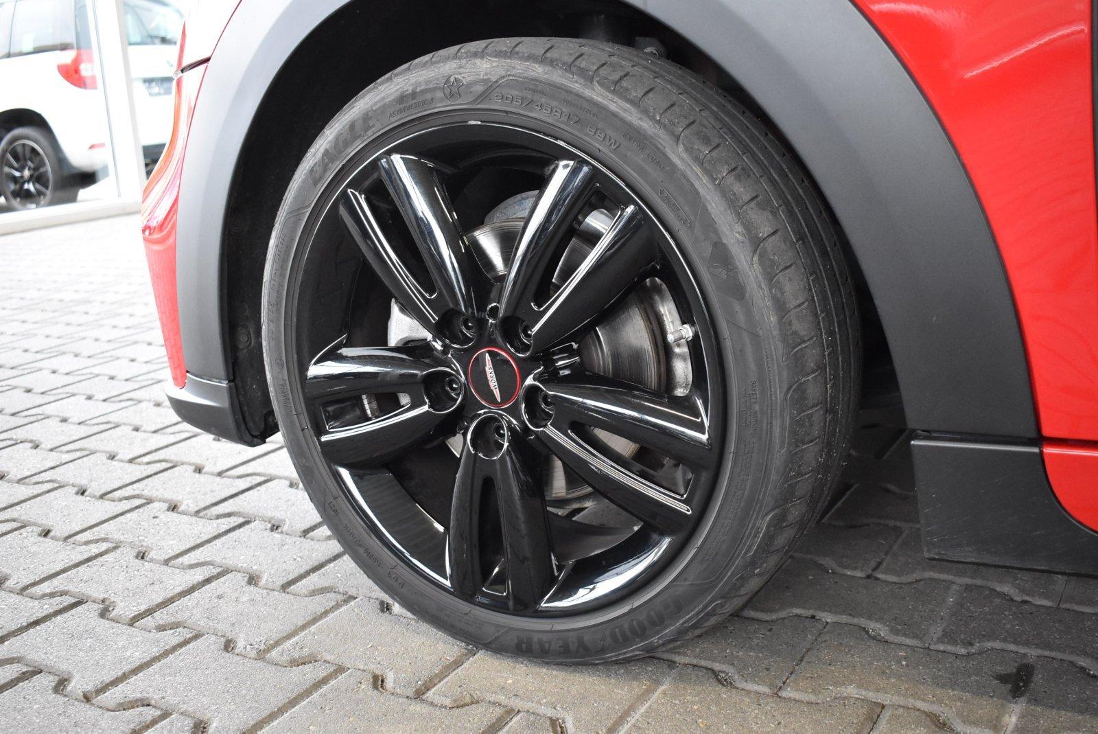 MINI Cooper John Cooper Works