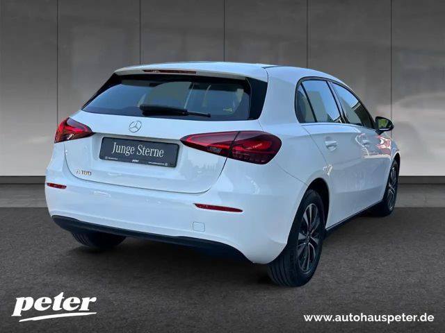 Mercedes-Benz A 180 MBUX+Wide+AHK+Cam+Navi+AUT+SHZ