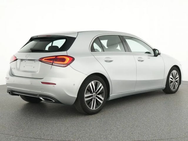 Mercedes-Benz A 180 Hatchback Luxury Line