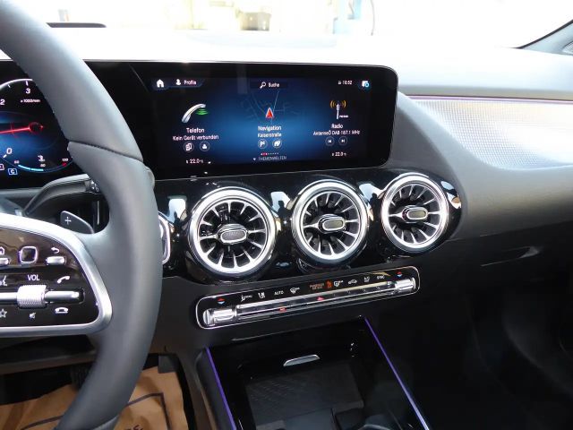 Mercedes-Benz GLA 200 4Matic, AHV,Multibeam,Acc ,Winterp.Matt