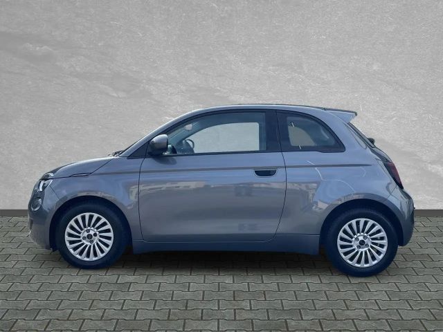 Fiat 500e Action