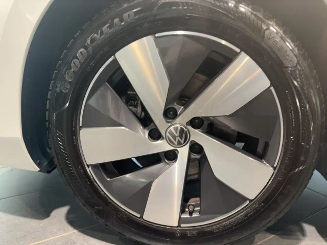 Volkswagen Passat 1.5 eTSI DSG Variant