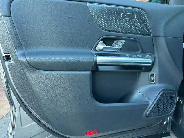 Mercedes-Benz EQA 300 4MATIC Progressive