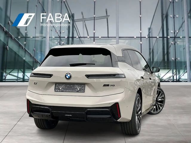BMW iX M70 xDrive