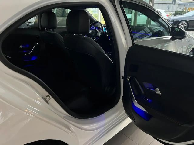Mercedes-Benz A 250 A 250 e AMG Line