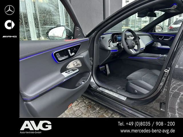 Mercedes-Benz E 220 AMG Line E 220 d Sedan