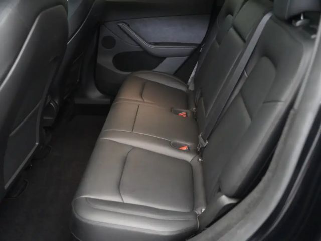 Tesla Model Y AWD Long Range