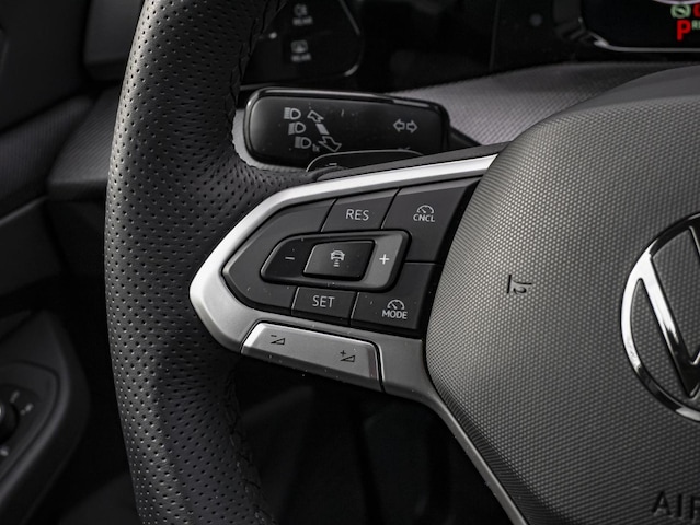 Volkswagen Golf 1.5 eTSI DSG Golf VIII R-Line