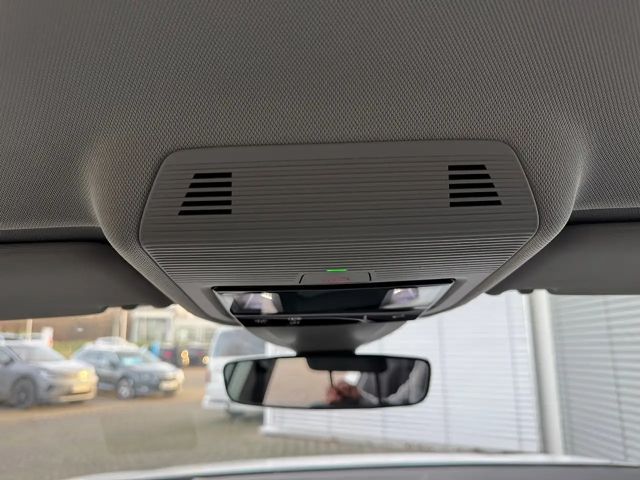 Volkswagen Golf 1.5 TSI Golf VIII IQ.Drive