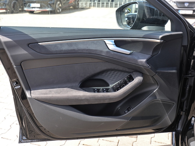 Audi A6 Avant Quattro S-Tronic