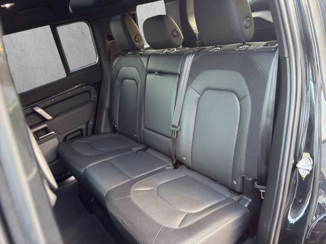 Land Rover Defender 110 Dynamic SE