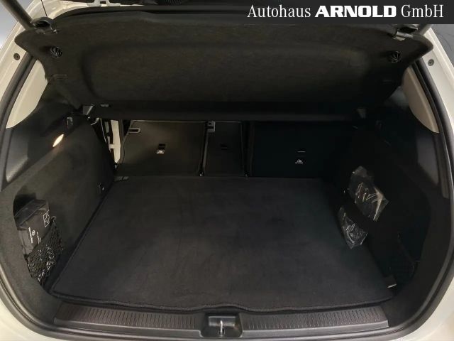 Mercedes-Benz B 200 Progressive Sedan