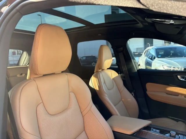 Volvo XC60 Dark Plus