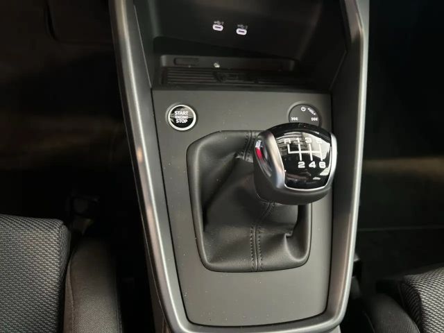 Audi A3 30 TFSI Sedan