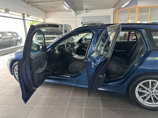 BMW 320 320d Touring xDrive