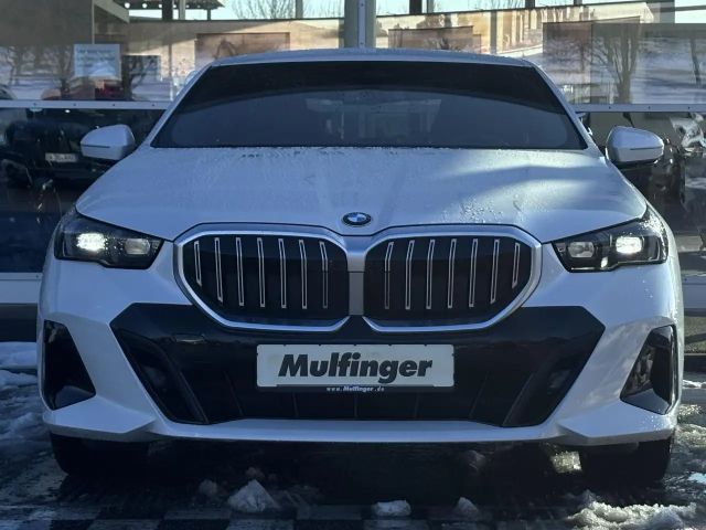 BMW 520 520d M-Sport Sedan