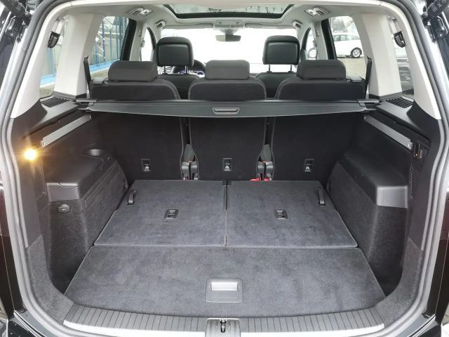 Volkswagen Touran 1.5 TSI DSG Highline R-Line