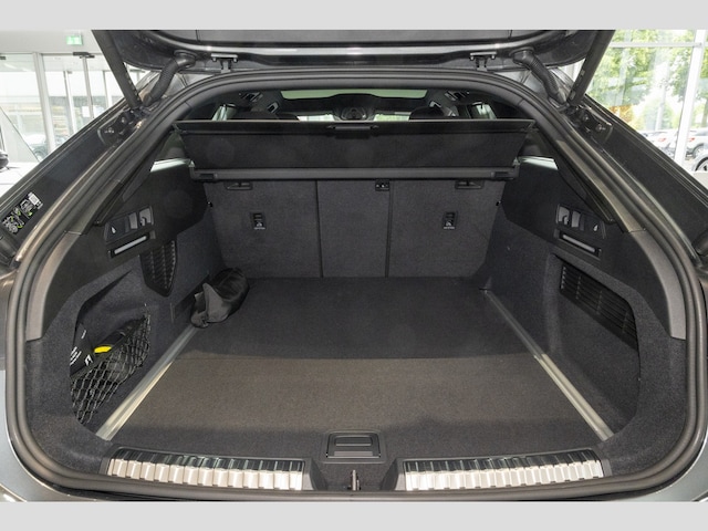 Audi A6 Avant Quattro S-Tronic