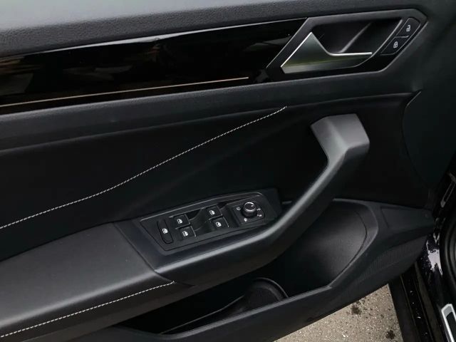 Volkswagen T-Roc 1.5 TSI DSG R-Line