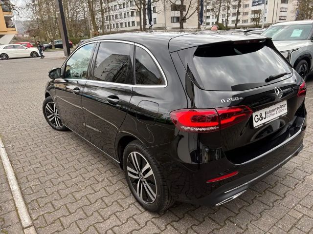 Mercedes-Benz B 250 B 250 e