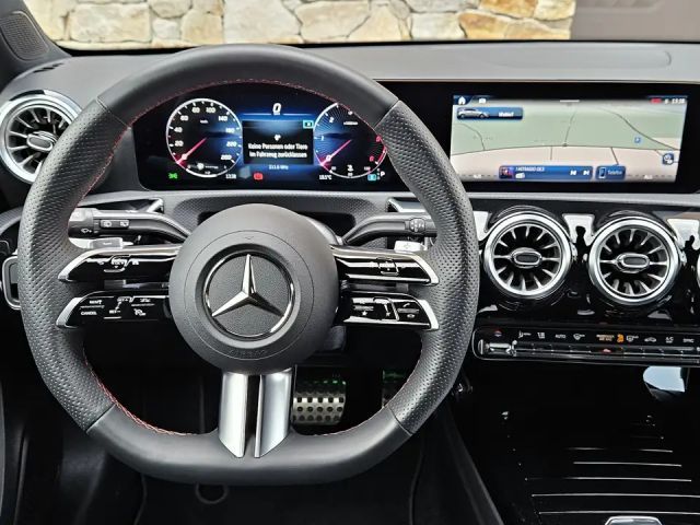 Mercedes-Benz A 200 A 200 d AMG Line Hatchback