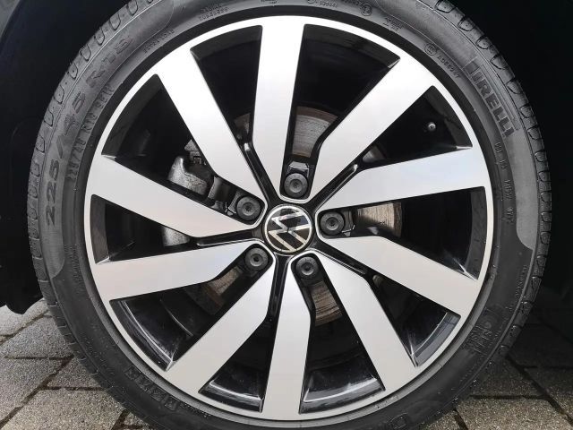 Volkswagen Touran 1.5 TSI DSG Highline R-Line