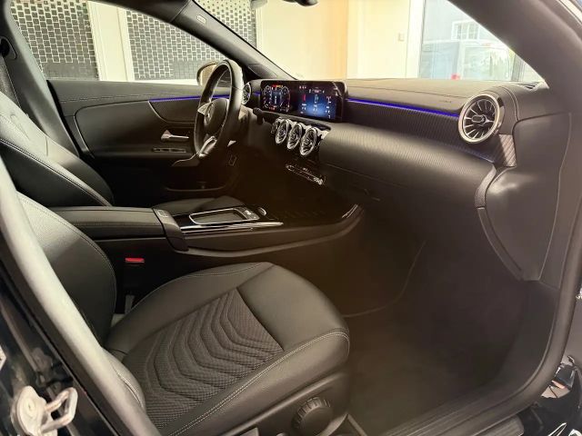 Mercedes-Benz CLA 180 CLA 180 d Coupé