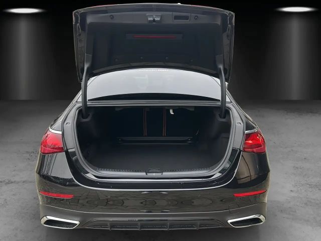 Mercedes-Benz E 220 AMG Line E 220 d Sedan