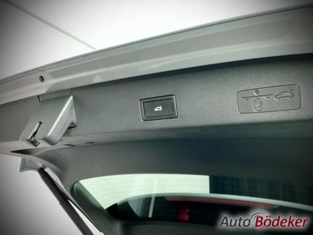 Volkswagen Golf 1.5 TSI Life Variant