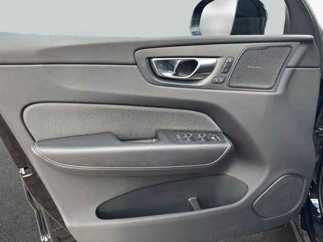 Volvo XC60 AWD Dark Plus