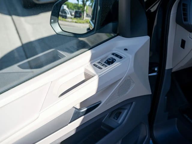 Volkswagen Multivan 2.0 TDI Life T7