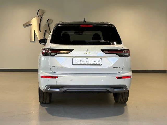 Mitsubishi Outlander 4WD PHEV