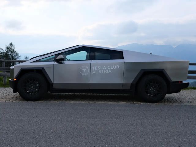 Tesla Cybertruck Cybertruck "foundation series" EU Zulassung