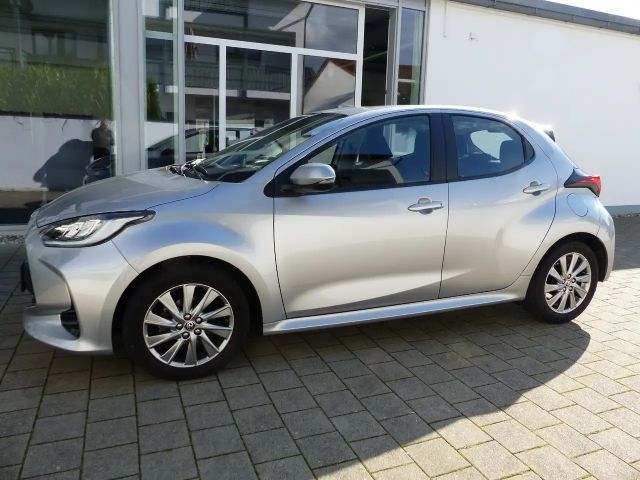 Toyota Yaris Hatchback Team D