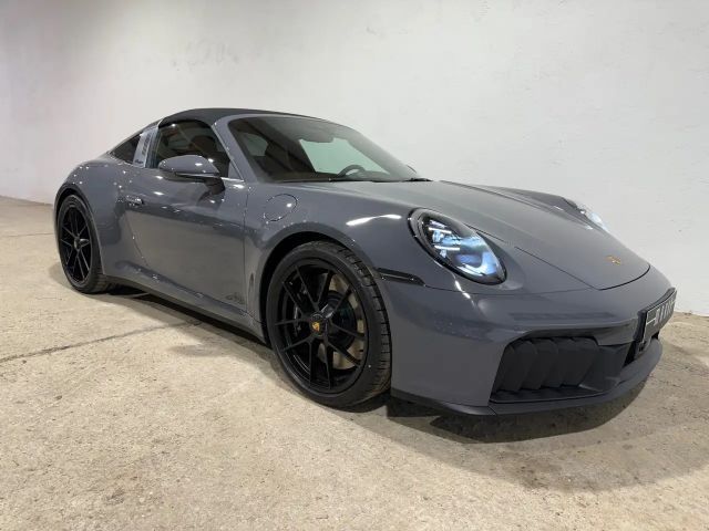 Porsche 992 4 Cabrio GTS Targa