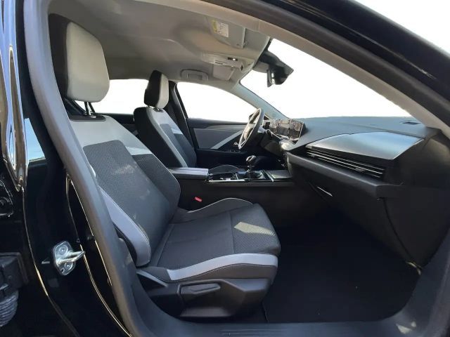 Opel Astra 1.2 Turbo Edition Turbo