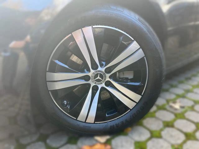 Mercedes-Benz C 200 AVANTGARDE C 200 d Estate