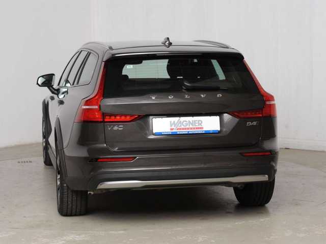 Volvo V60 Cross Country AWD Plus
