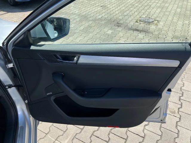 Skoda Superb 2.0 TDI Ambition Combi