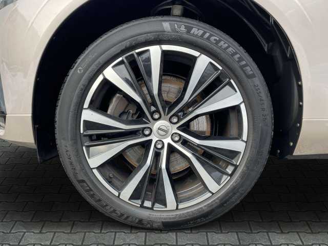 Volvo XC60 AWD Dark Plus