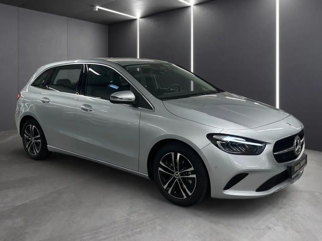 Mercedes-Benz B 180 Progressive Sedan