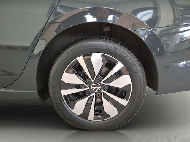 Volkswagen Golf Life Variant