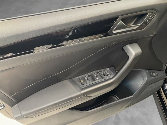 Volkswagen T-Roc 1.5 TSI DSG R-Line