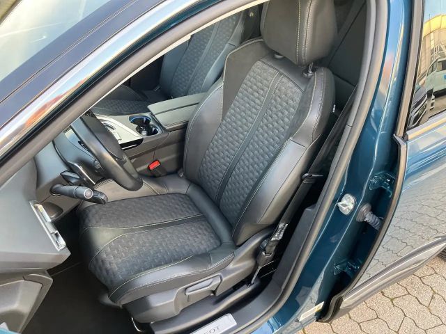 Peugeot 3008 PHEV 225 Road Trip AHK+Navi+Kamera+SHZ