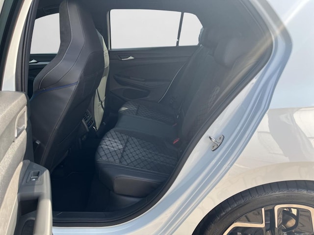 Volkswagen Golf 1.5 eTSI DSG Golf VIII R-Line