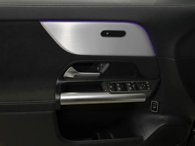 Mercedes-Benz GLA 200 AMG Line