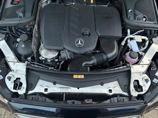 Mercedes-Benz E 220 E 220 d Sedan