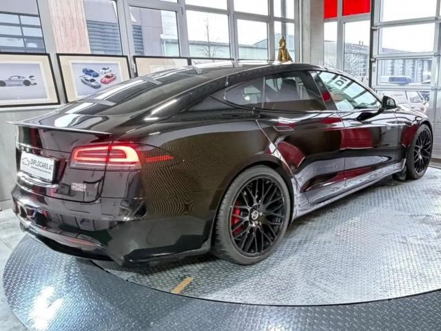 Tesla Model S Plaid